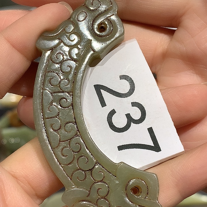 和田玉颈饰未镶嵌