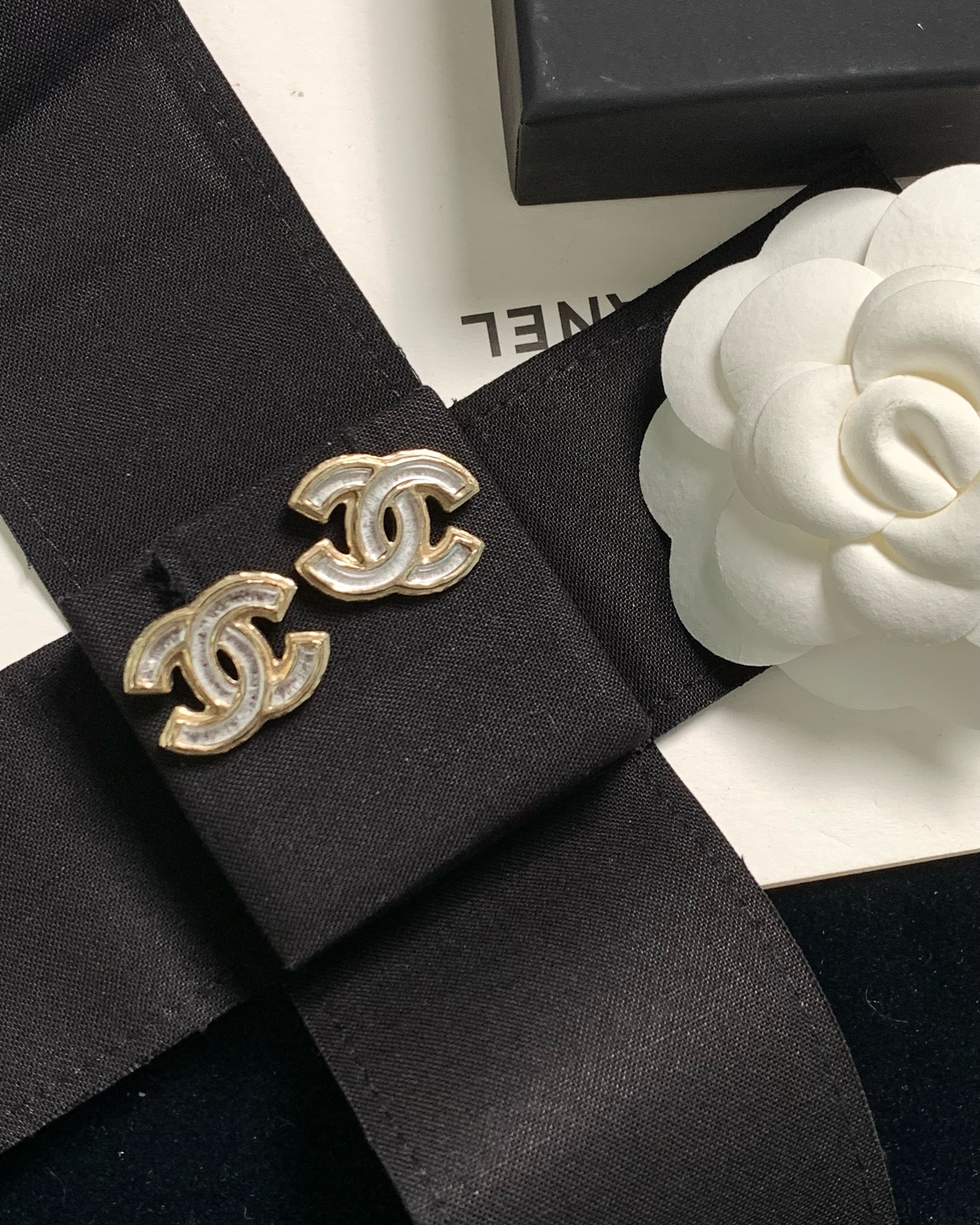 95新 Chanel/香奈儿 代卖服务！透明琉璃双c耳钉  18512475