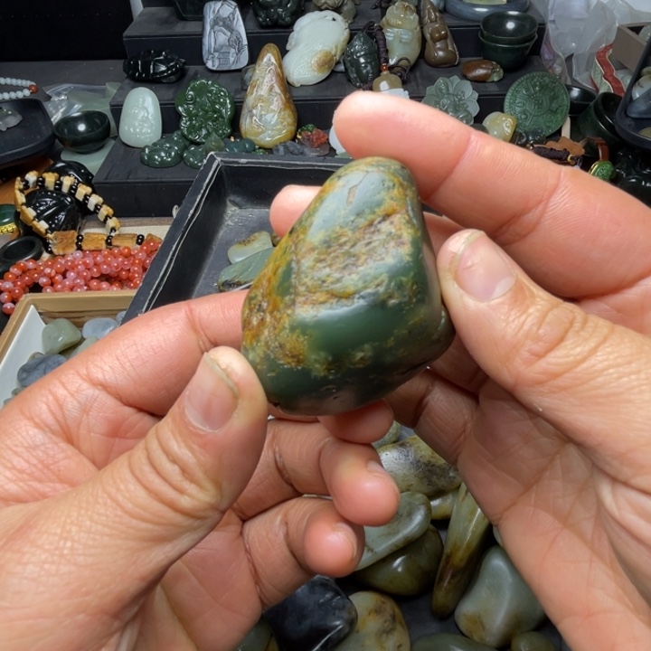 和田玉未镶嵌珠宝半成品