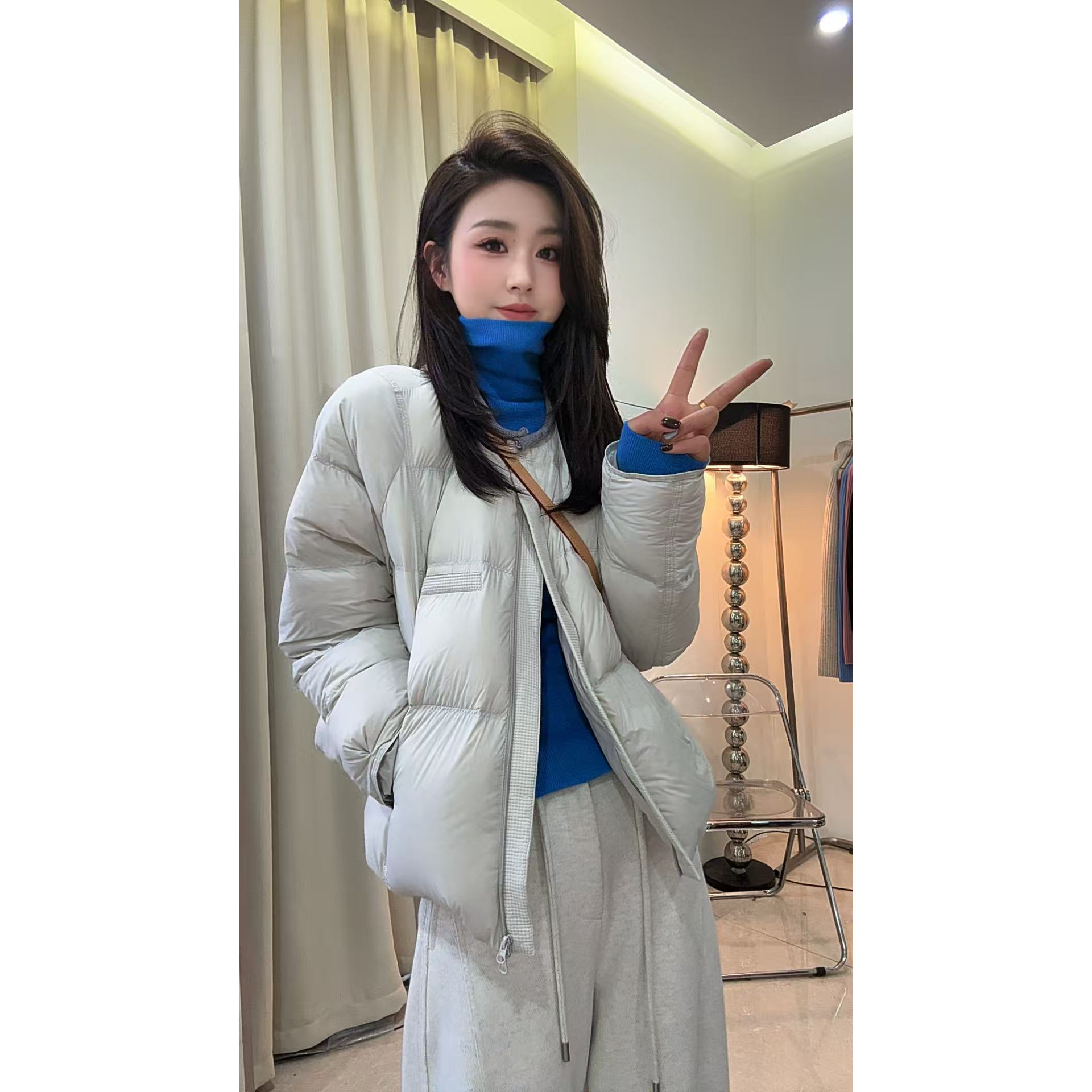 QIANRH-1541宽松型女短款圆领厚款长袖ins宽松纯色百搭羽绒服