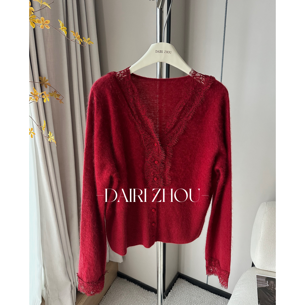 DAIRI ZHOU▪️感受优雅  3.9%山羊绒68.3%绵羊毛27.8%莱赛尔红开衫