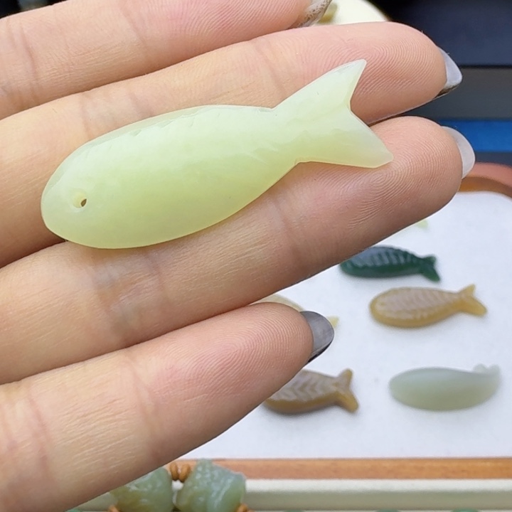 陌***笑和田玉（糖玉）未镶嵌车挂