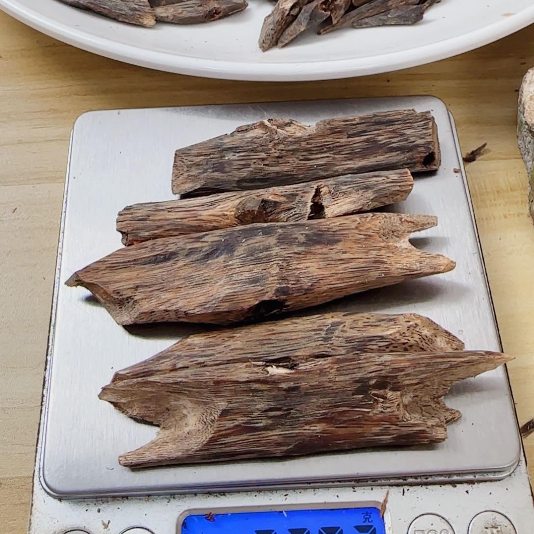 沉香沉香碎屑乌身老白棋老料23g