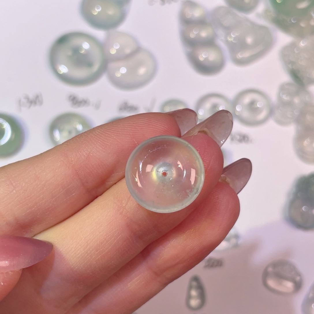 翡翠未镶嵌颈饰裸石