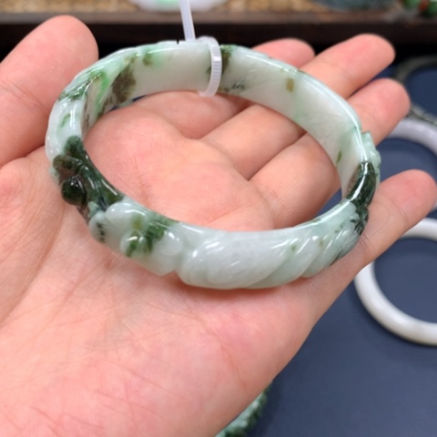 【闪购商品】和田玉手镯未镶嵌自*