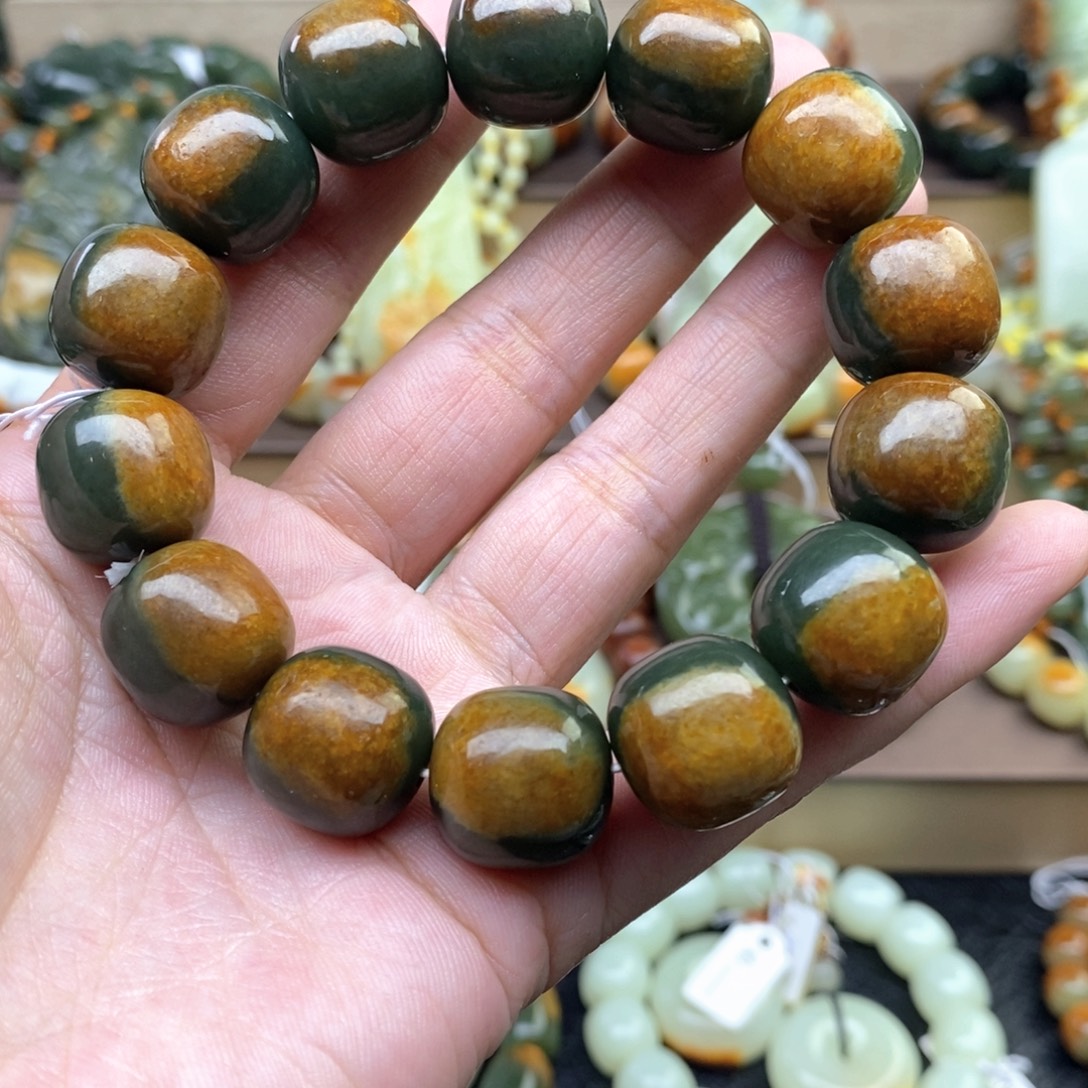 透闪石质玉未镶嵌手串