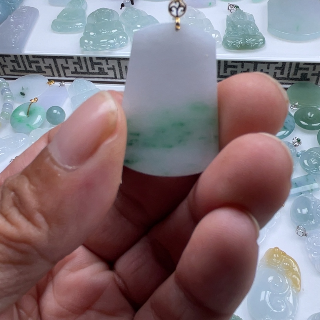 翡翠未镶嵌颈饰翡翠无事牌