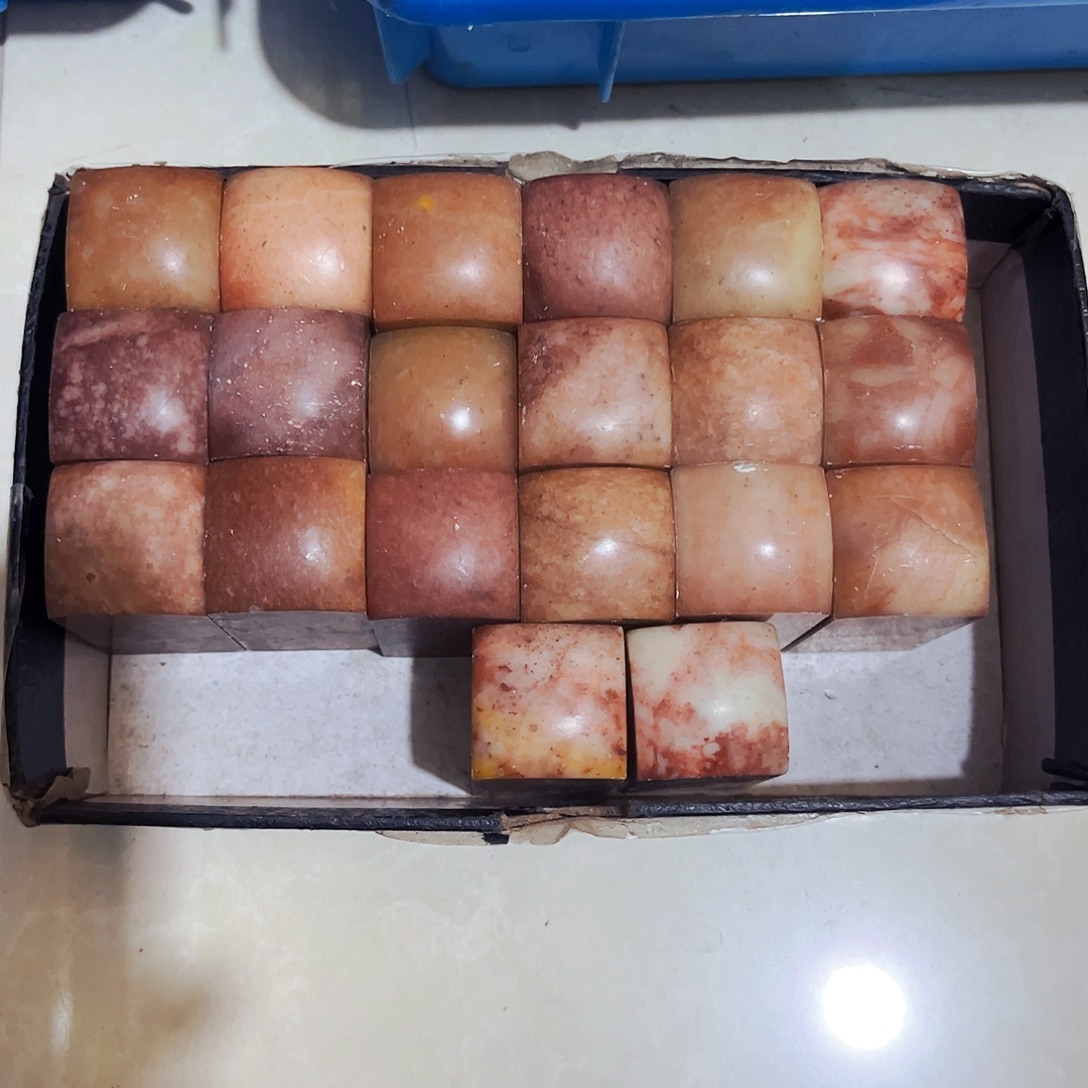 秦***翼寿山石捡漏瑕疵品