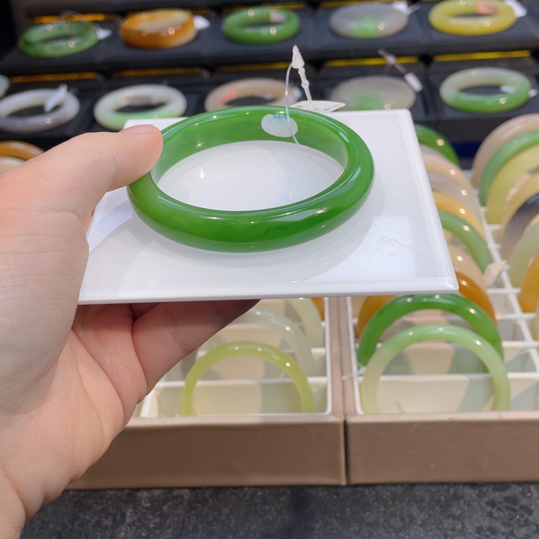 和田玉未镶嵌手镯白*鹿