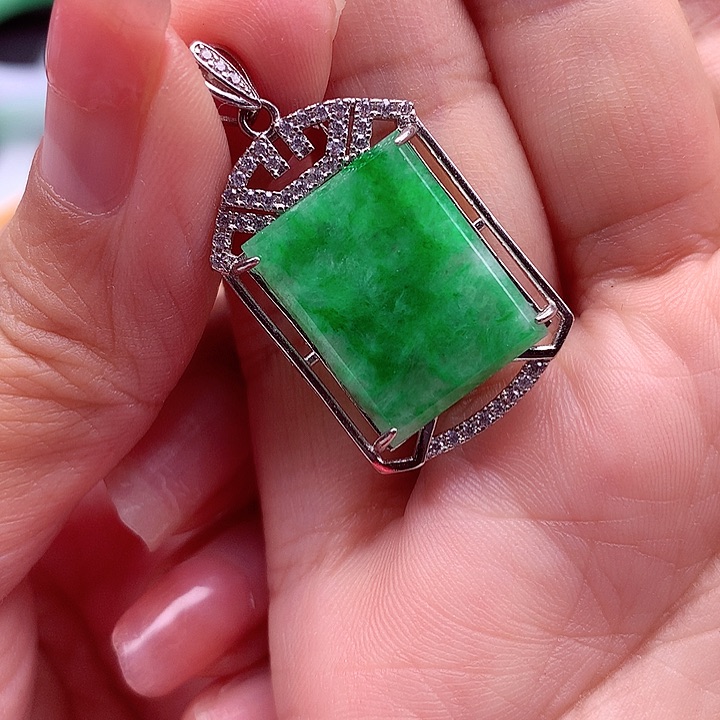 翡翠颈饰银S925镶嵌翡翠