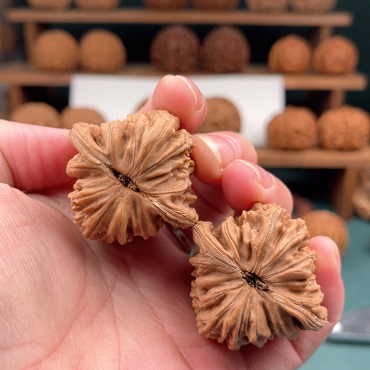 文玩核桃把件40平谷四座楼