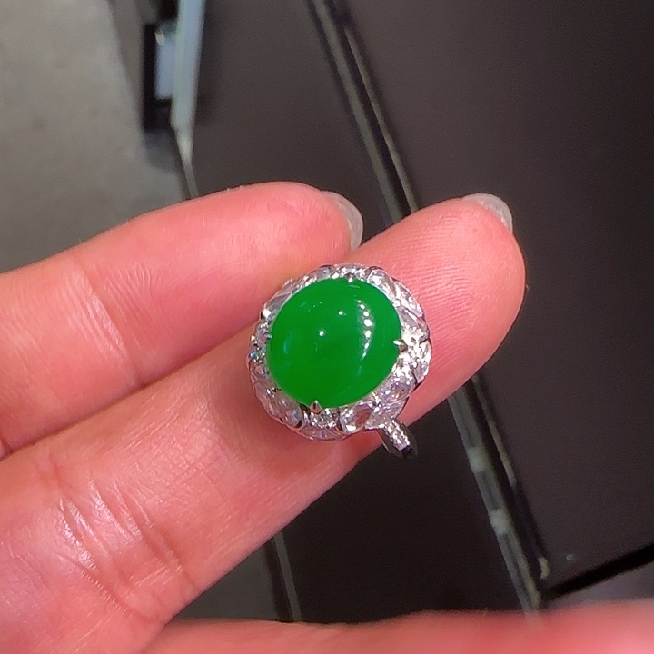 翡翠戒指18K金镶嵌戒指