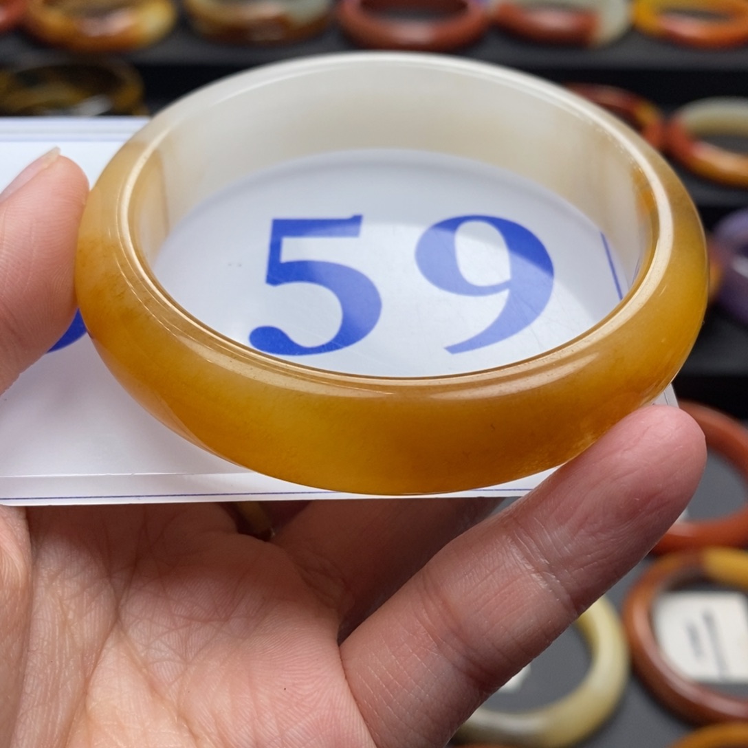 石英质玉（黄龙玉）手镯未镶嵌