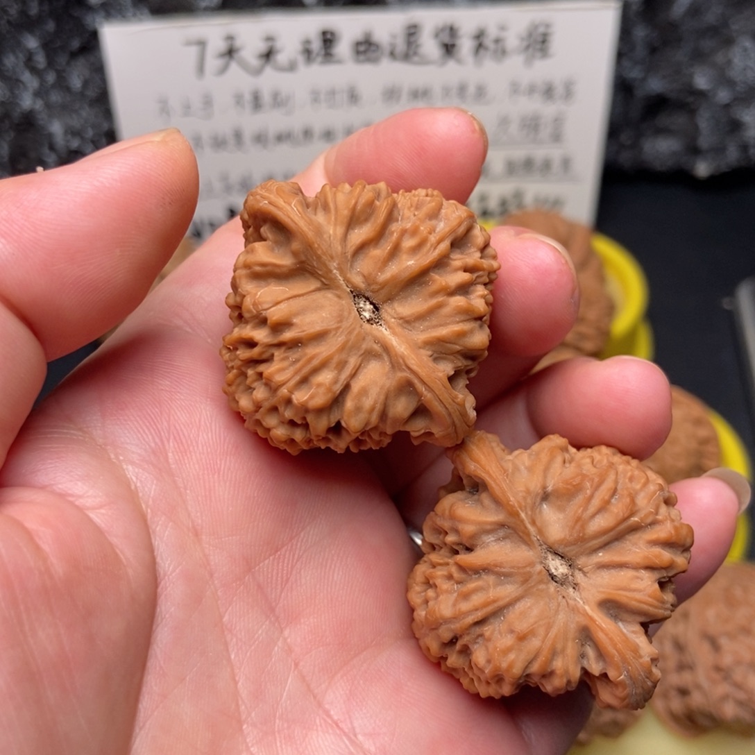 心***在吊坠文玩核桃41逐鹿南疆石核桃