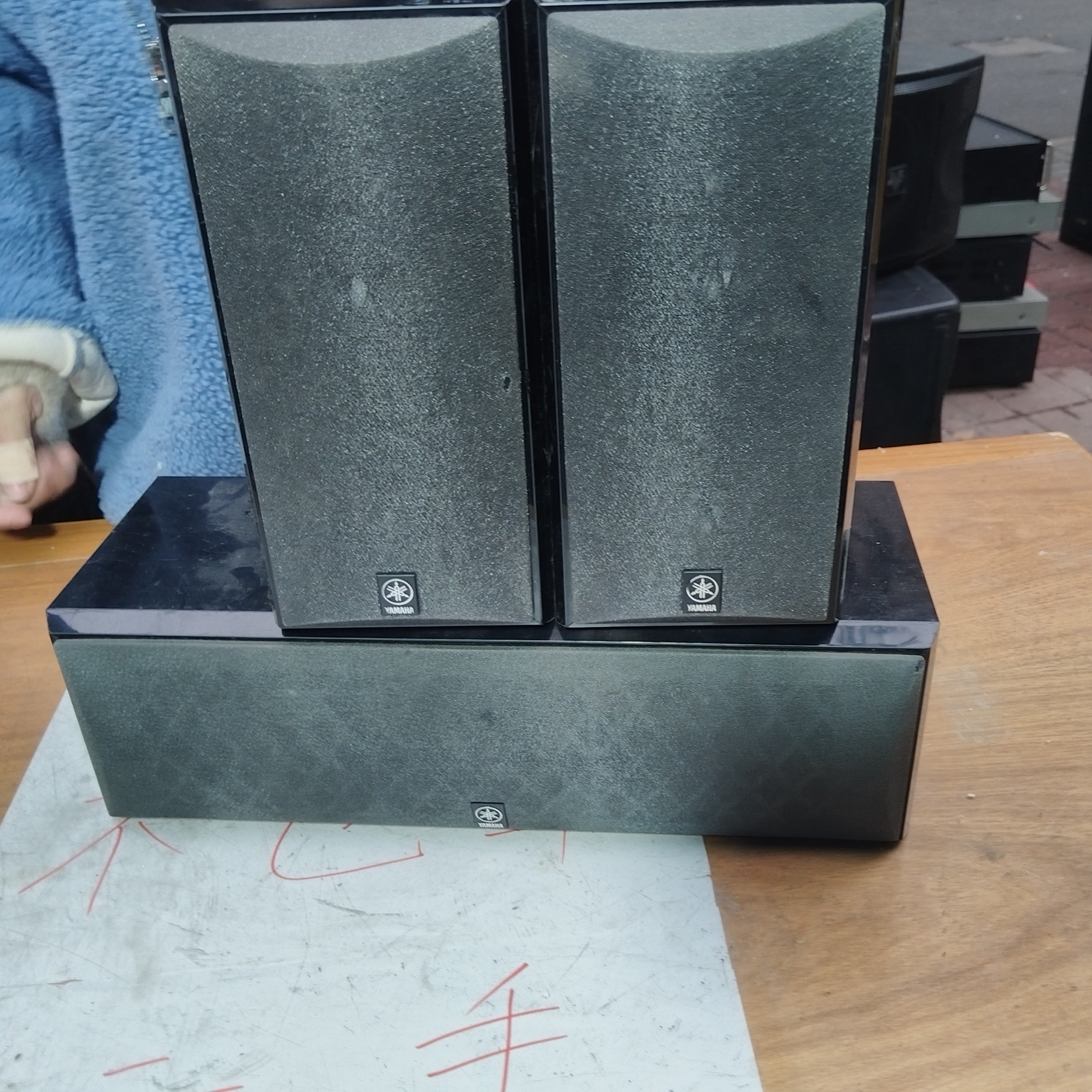 8新  雅马哈中置环绕一套。不包邮费不支持七天无理由退货