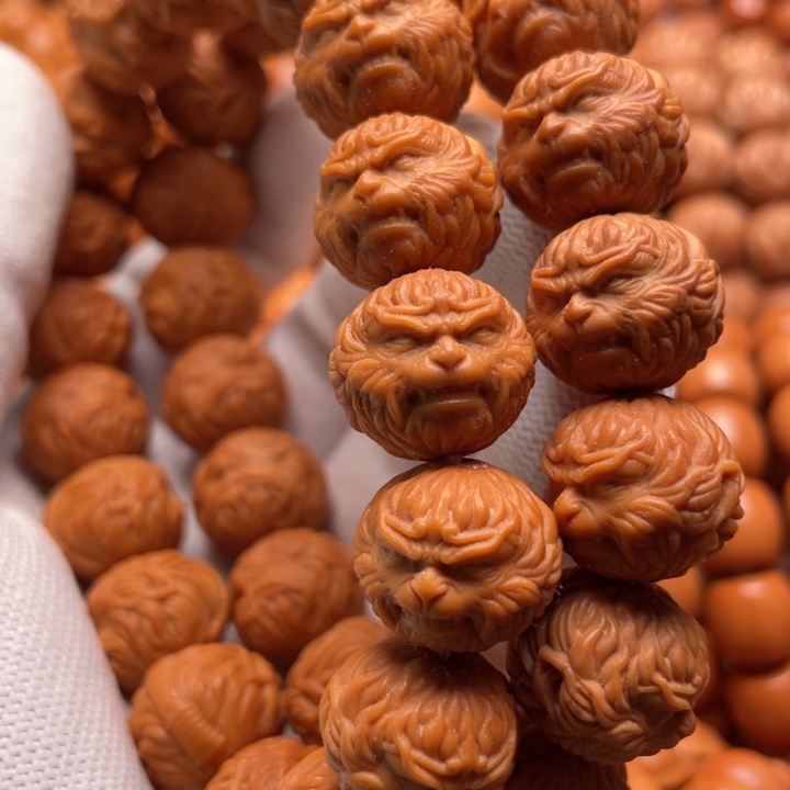 猴头核桃吊坠一****排斗战胜佛