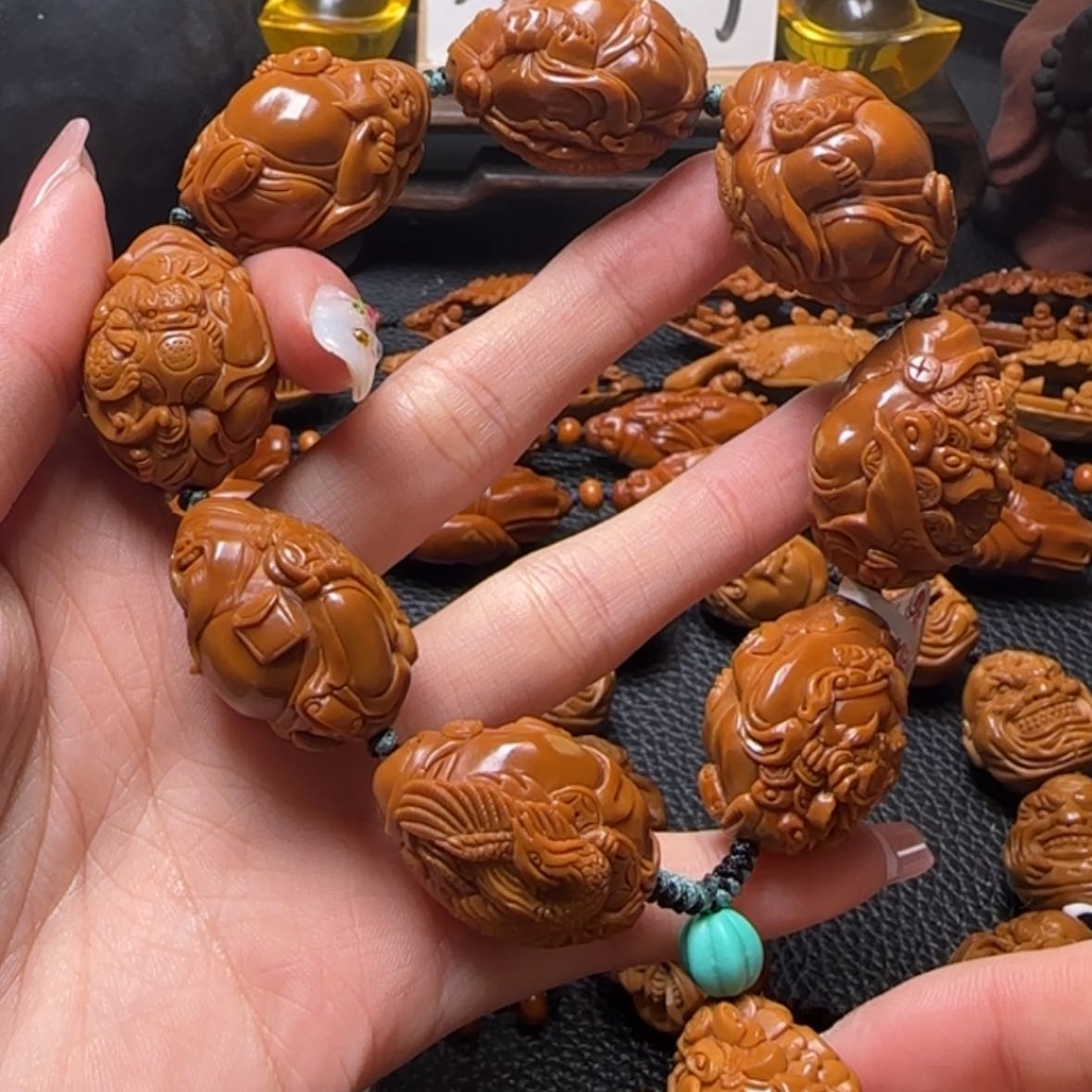 【闪购商品】橄榄核吊坠瑞兽财神