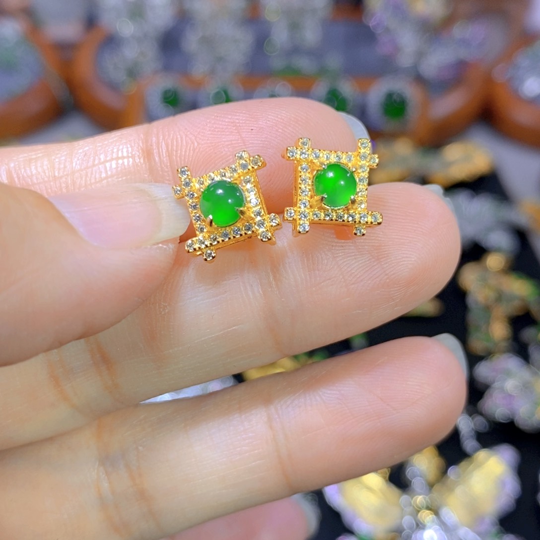 翡翠颈饰银S925镶嵌天然翡翠