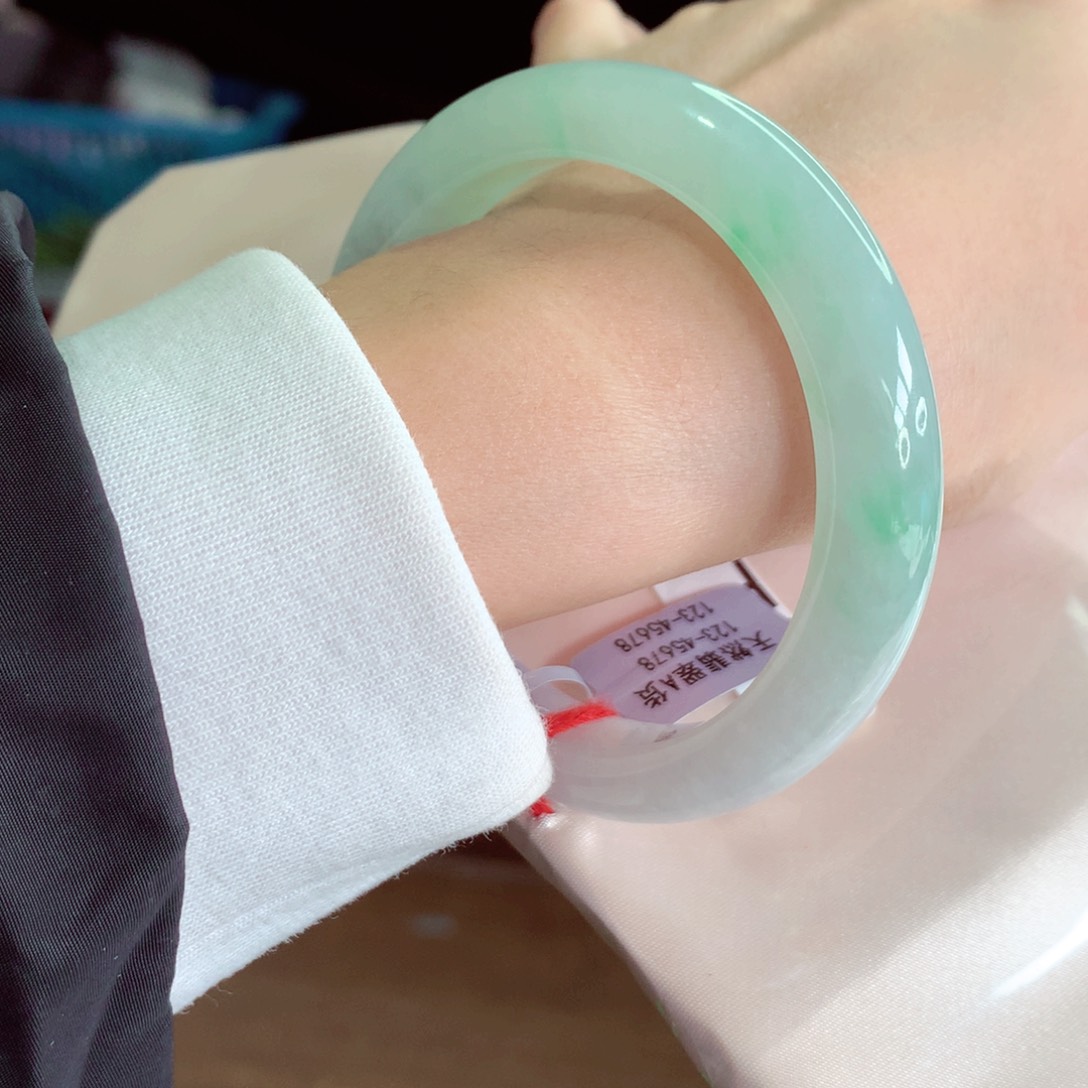 翡翠手镯未镶嵌天然缅甸翡翠A货手镯