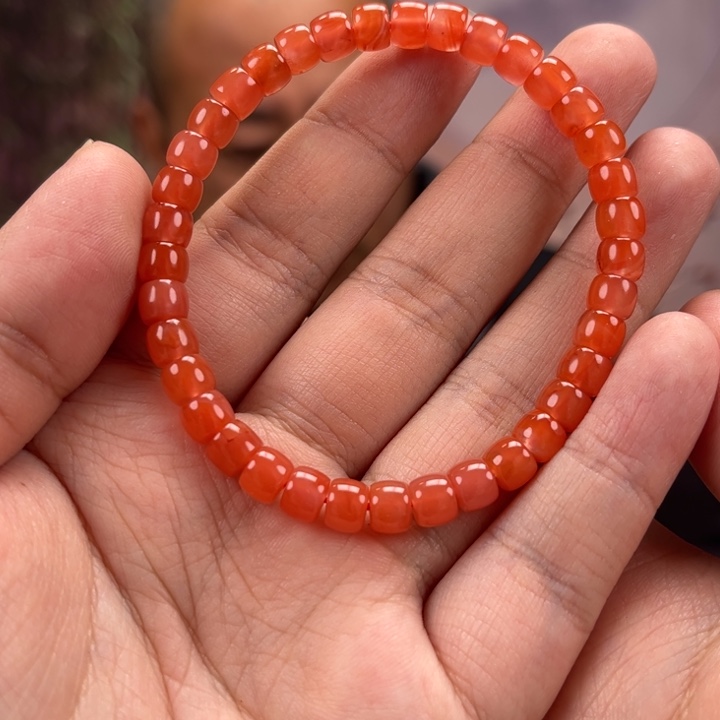 南红玛瑙未镶嵌手链