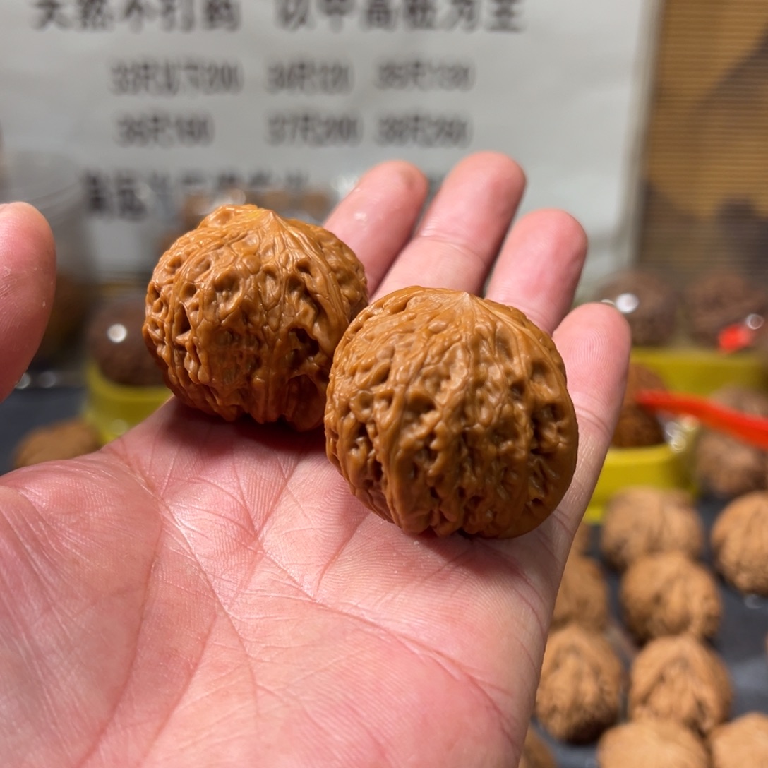 Z***c文玩核桃吊坠铁锤