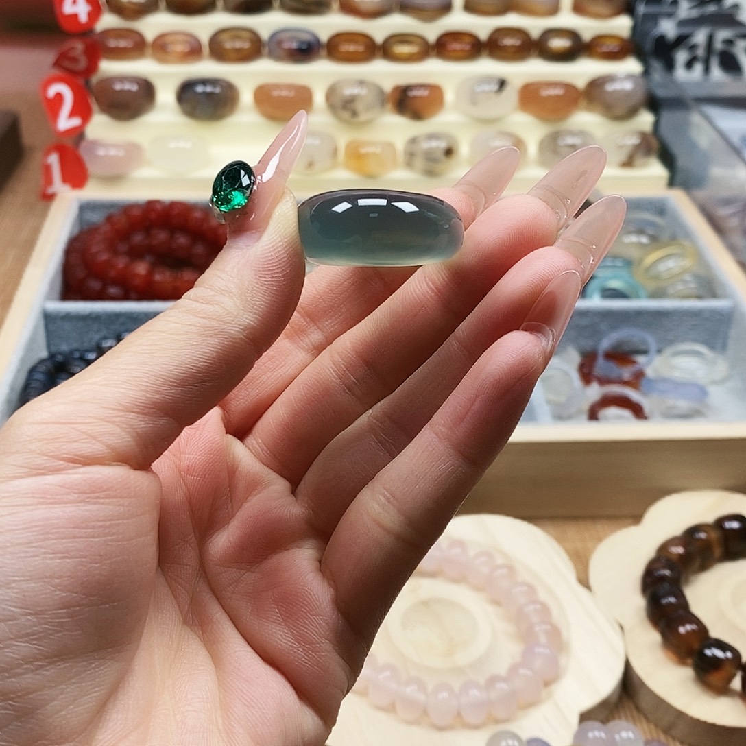 我***咕玛瑙/玉髓未镶嵌戒指