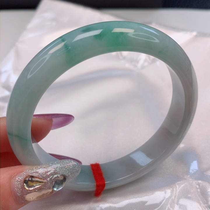 翡翠手镯未镶嵌57圈