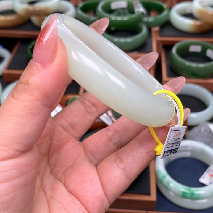 和田玉（碧玉）手镯54圈口未镶嵌