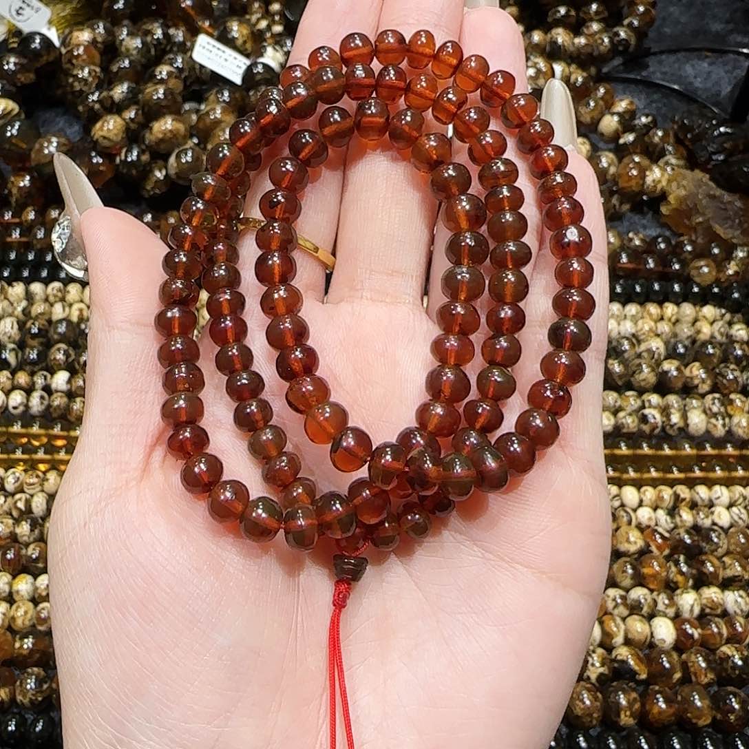 琥珀颈饰未镶嵌抚顺琥珀