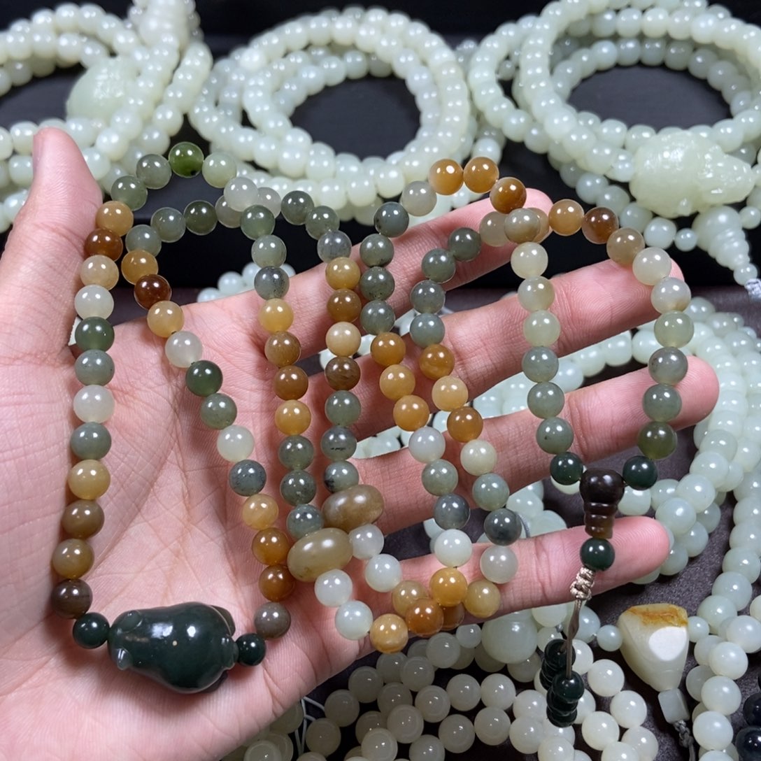 和田玉未镶嵌把件