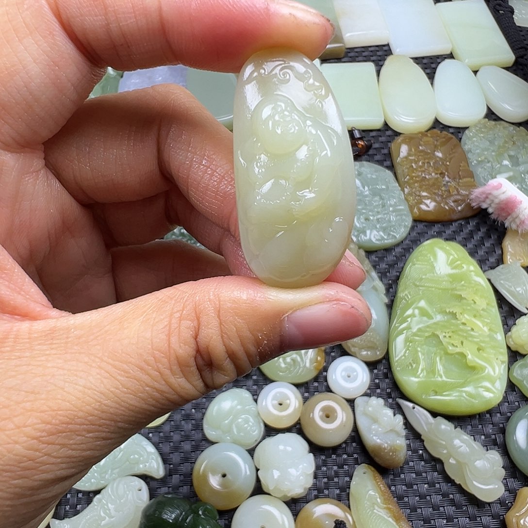 和田玉未镶嵌吊坠(不含链)