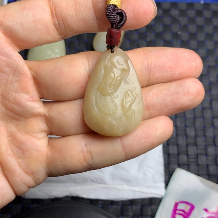 和田玉未镶嵌挂件