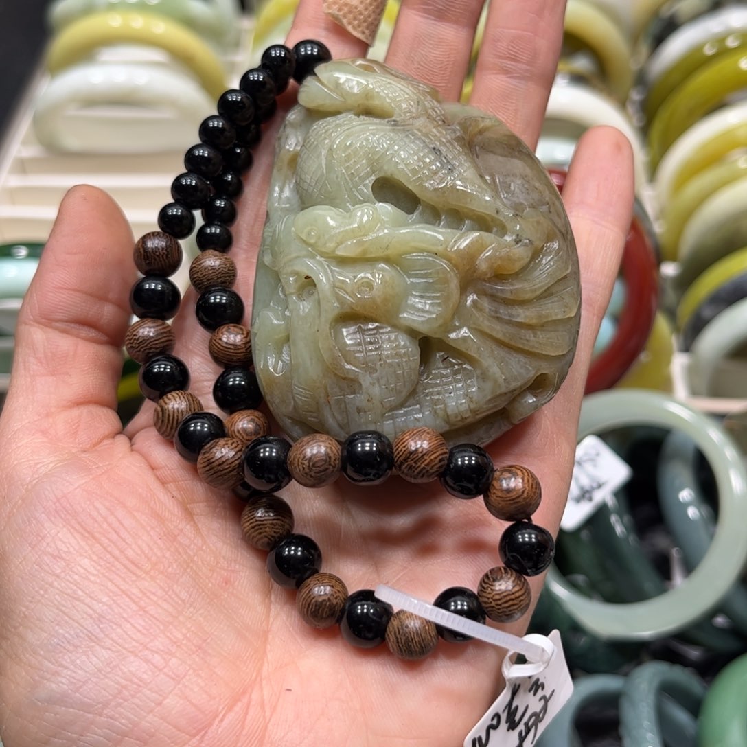 和田玉颈饰未镶嵌