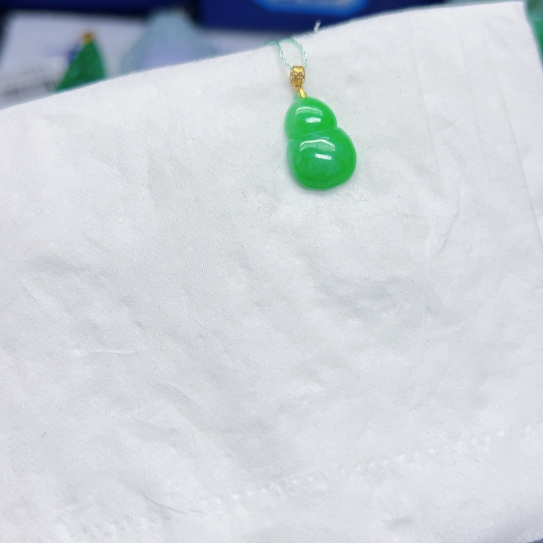 翡翠颈饰18K金镶嵌y葫芦
