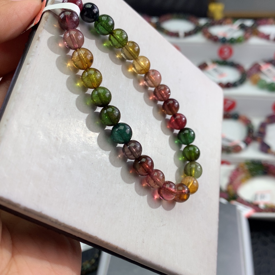 未镶嵌碧玺手链    7mm。  