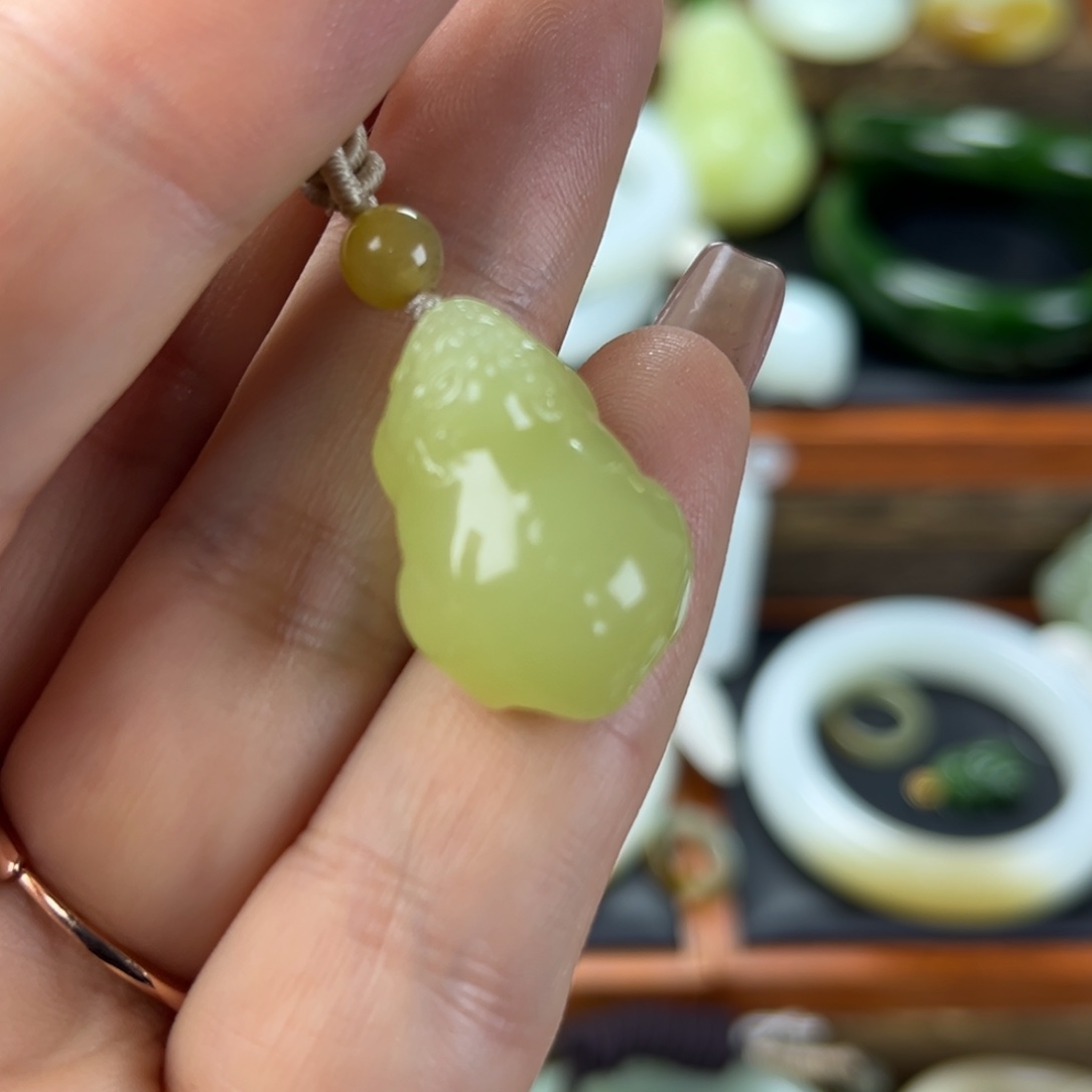 和田玉颈饰未镶嵌小*