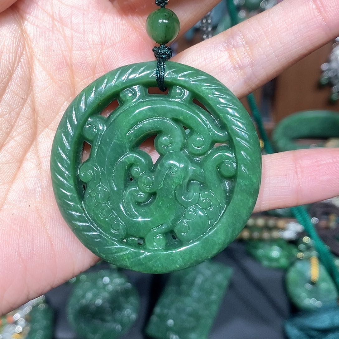 颈饰未镶嵌和田玉（糖玉）小*菲