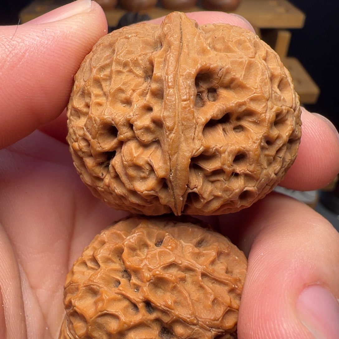 吊坠文玩核桃绣球元宝37mm