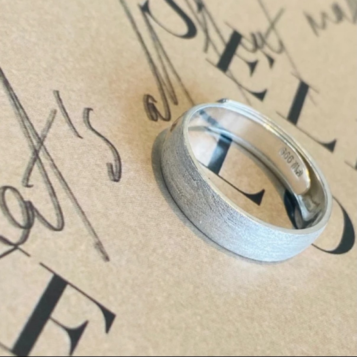 足银戒指 拜合体亚尔纯银指环休闲款戒指饰品素款磨砂复古素圈