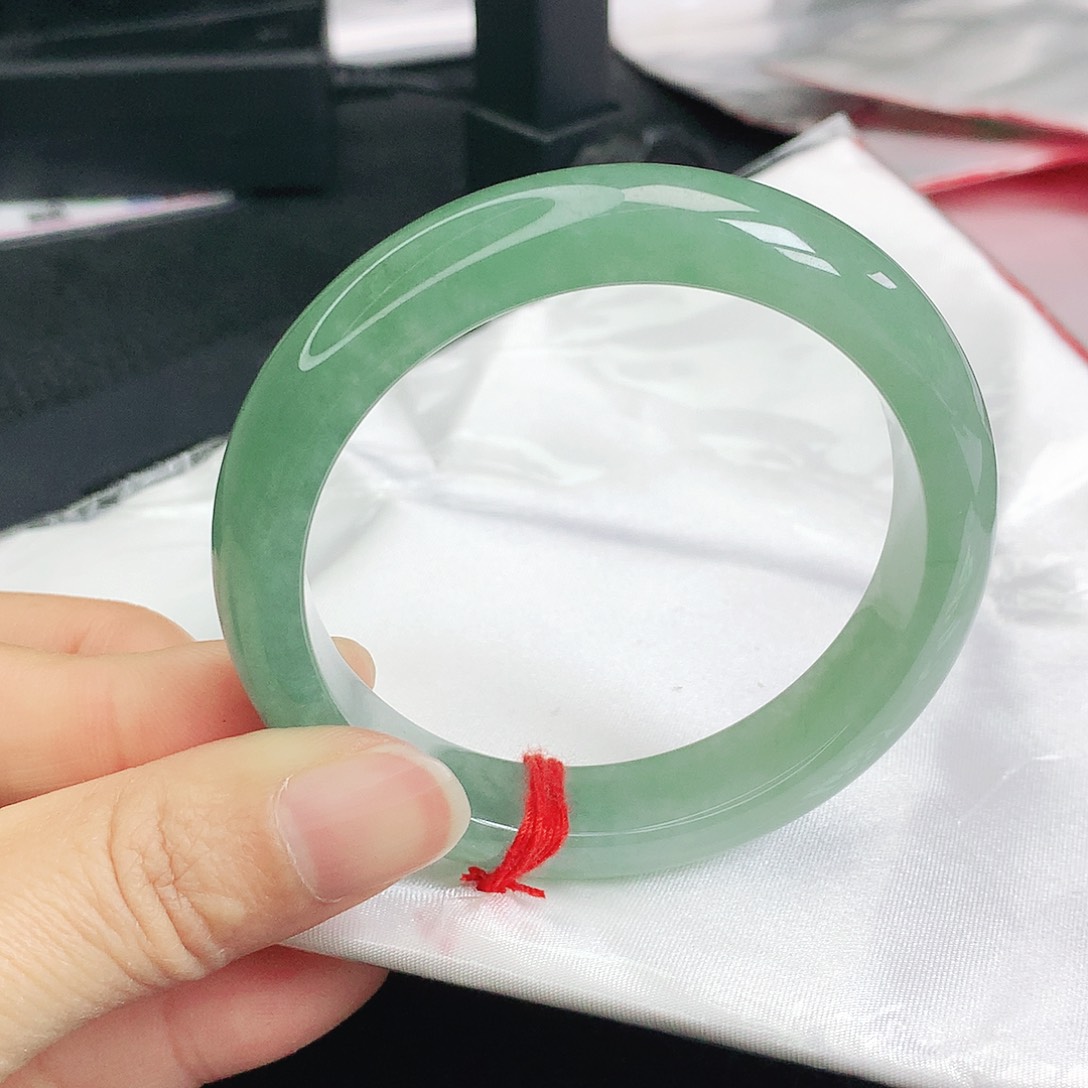 翡翠手镯未镶嵌正54