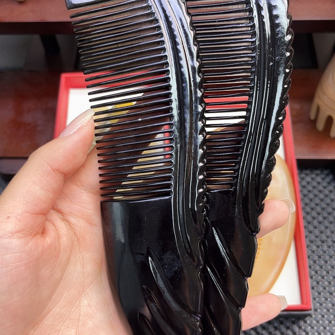 纯手工制作纯牛角梳子