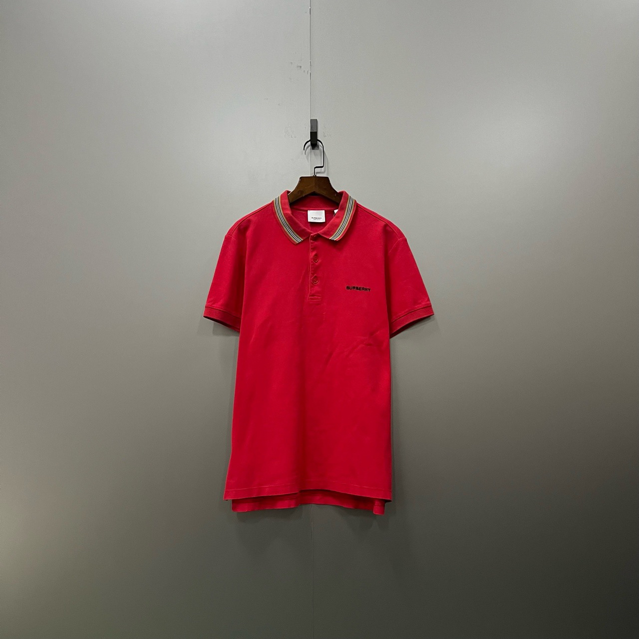 Burberry 巴宝莉 红色logo刺绣polo衫S码/98新/公价3800/fg201307