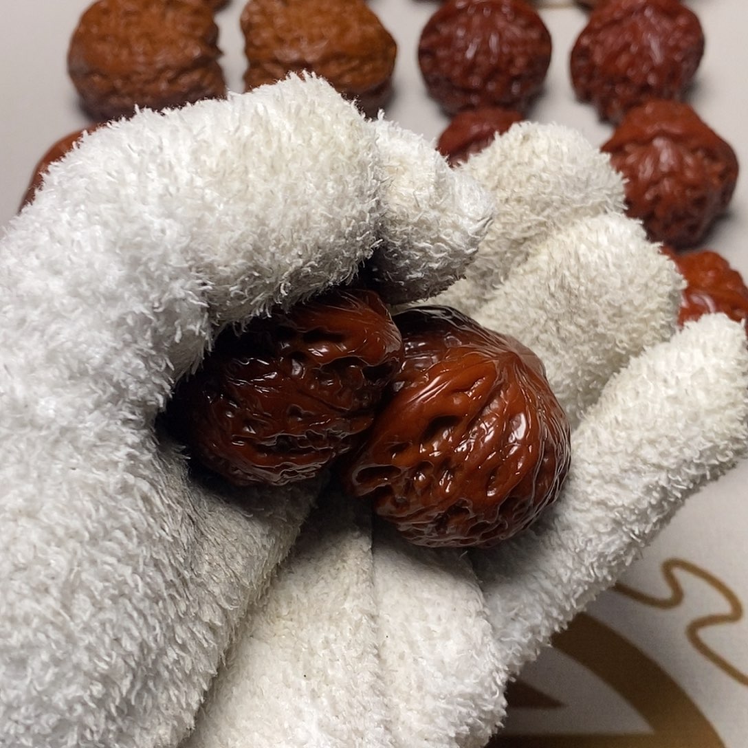 L***u文玩核桃吊坠铁锤