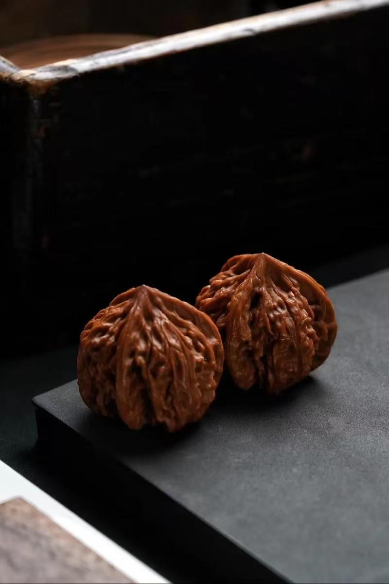 文玩核桃手把件白狮子