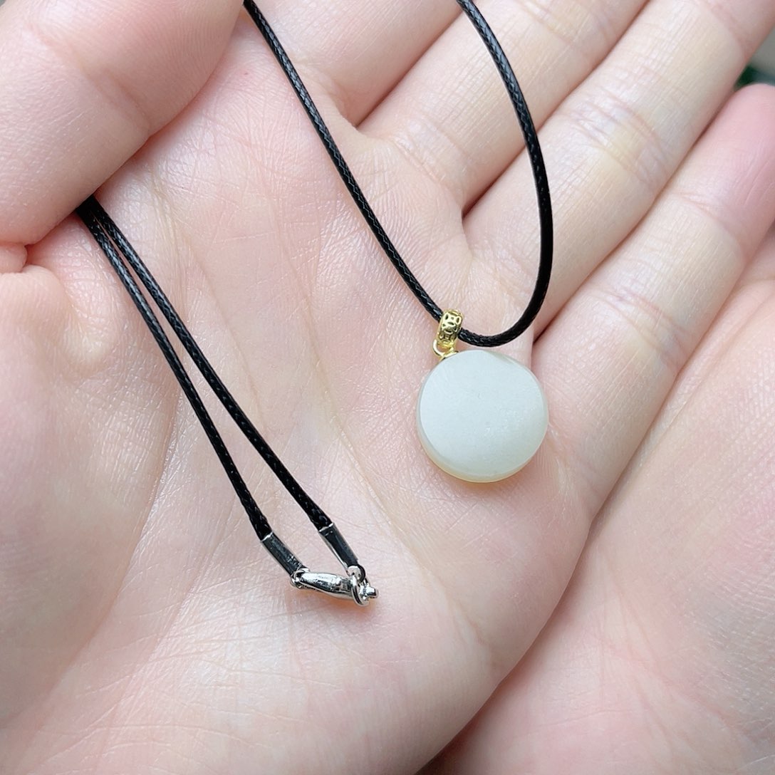 和田玉挂件。k k银S925镶嵌