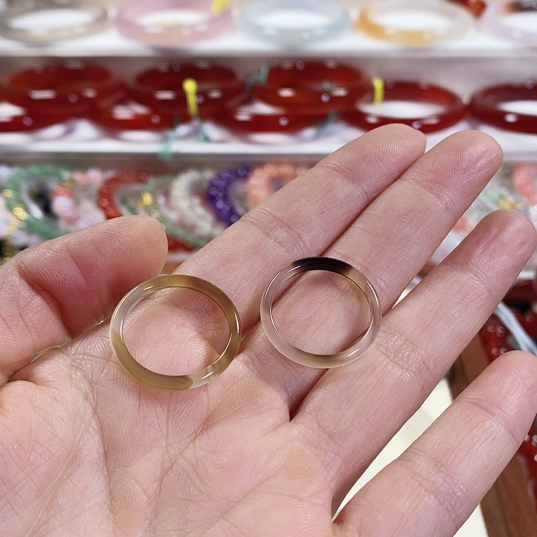 王***酪玛瑙/玉髓未镶嵌戒指