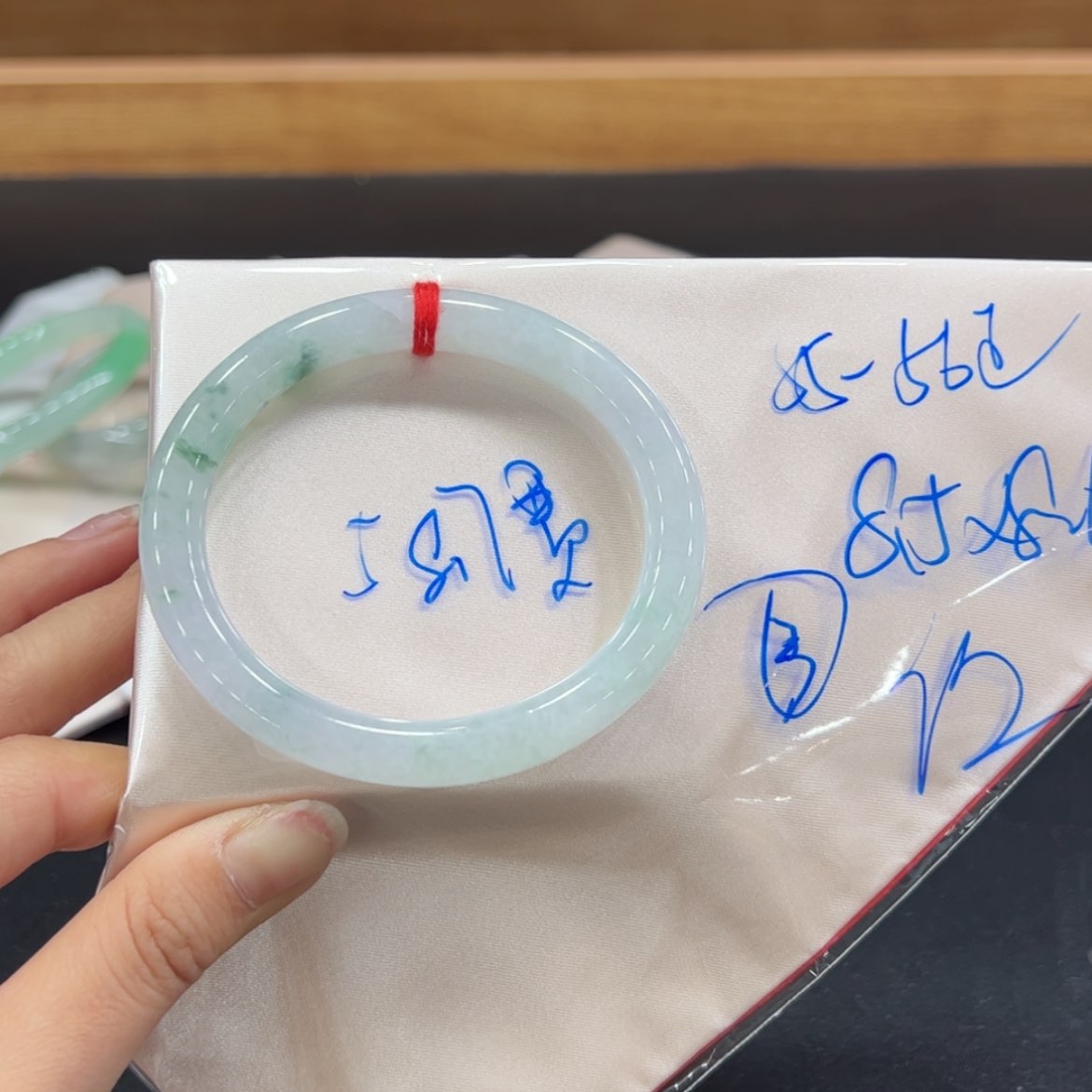 【闪购商品】翡翠手镯未镶嵌手镯