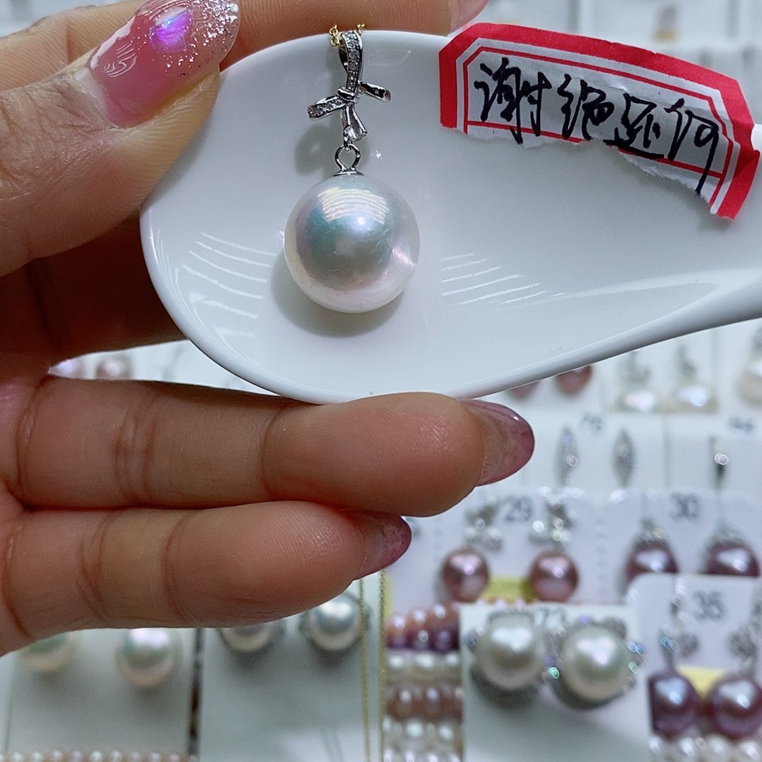 淡水珍珠18K金镶嵌吊坠(赠链)