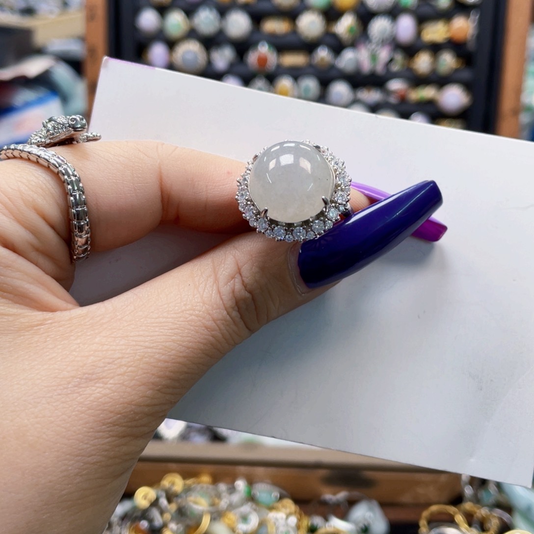 翡翠颈饰未镶嵌天然翡翠Ａ货