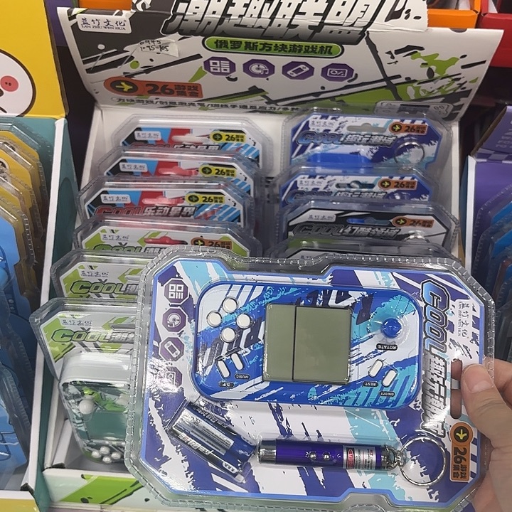 十二个装潮趣联盟游戏机带电池